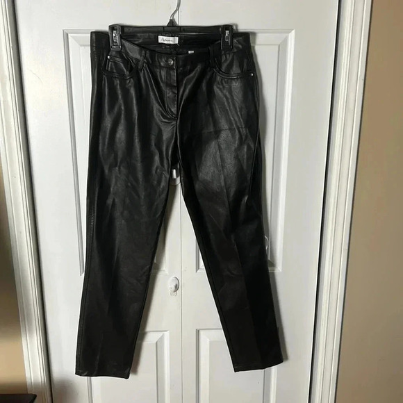 Y2K vtg black women pleather pants size 10 P.
Academia ,goth,biker,party - Picture 3 of 17